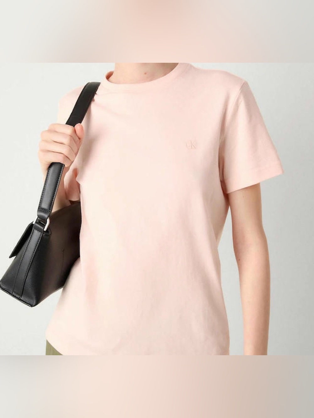 Calvin Klein Women's T-shirt Pink
